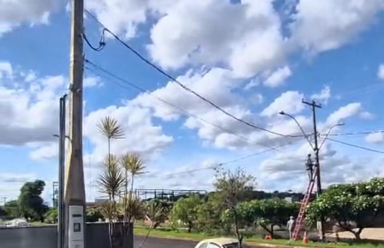 Retirada total de cabos sem aviso prévio corta internet de escritórios em Ribeirão Preto, SP, e causa prejuízo