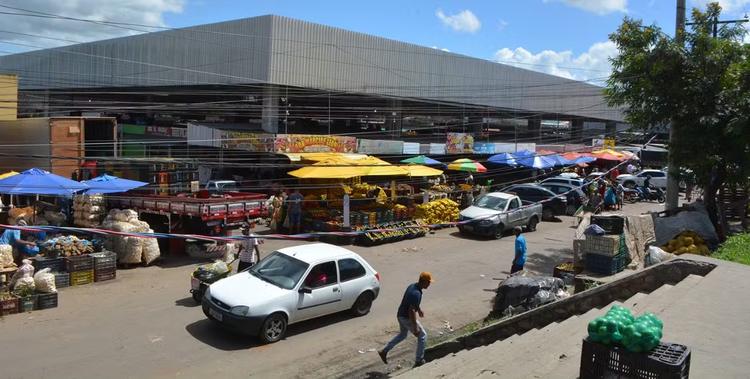 Homem é morto a pedradas dentro de Centro de Abastecimento na Bahia