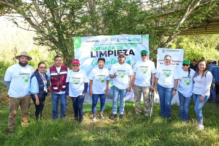 Chalo Flores encabeza limpia en el Río Apatlaco y retiran 6 toneladas de basura