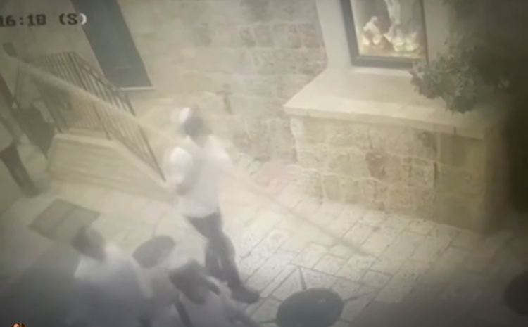 Sputi sulla Madonna durante la marcia a Gerusalemme