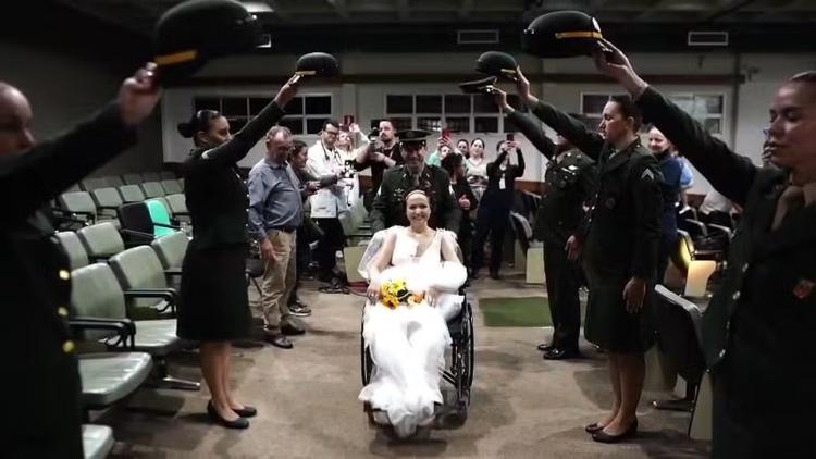 Paciente com câncer que morreu 3 dias após casar em hospital do RS estava com cerimônia marcada quando foi internada