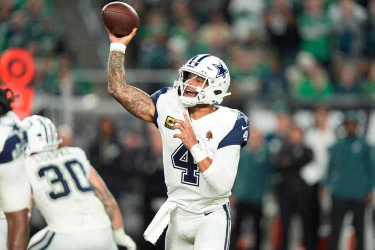 Dak Prescott throws 3 TD passes as Cowboys beat Eagles 38-21
