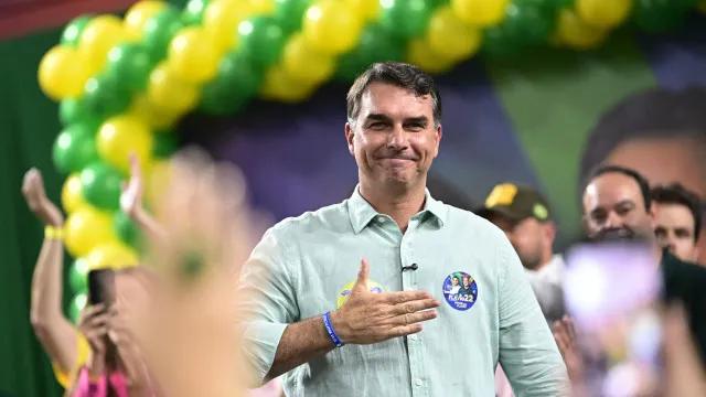 Flávio Bolsonaro diz que debate sobre caso Dark Horse 'é página virada'
