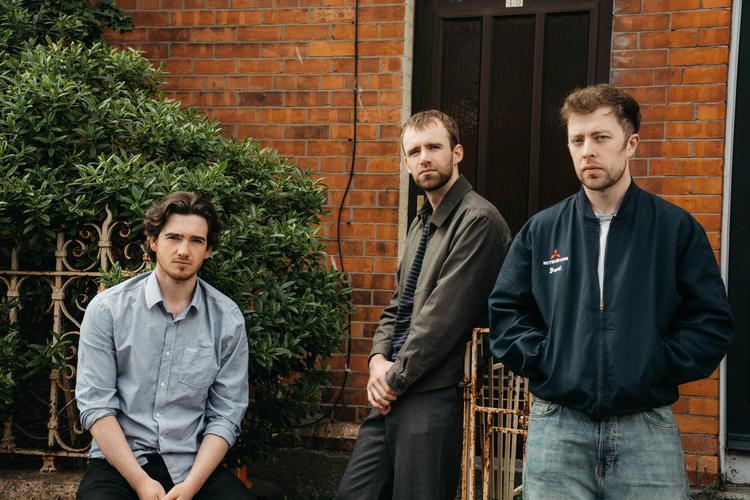 Kingfishr poursuit son ascension fulgurante avec le single How Lonely !