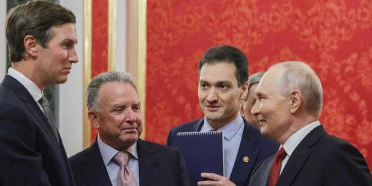 Colloqui Usa-Russia. Il Cremlino: "Dialogo costruttivo". Witkoff e Kushner sono arrivati a Kiev