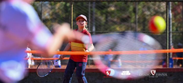 Masiva participación marca el Circuito Interescuela de Tenis