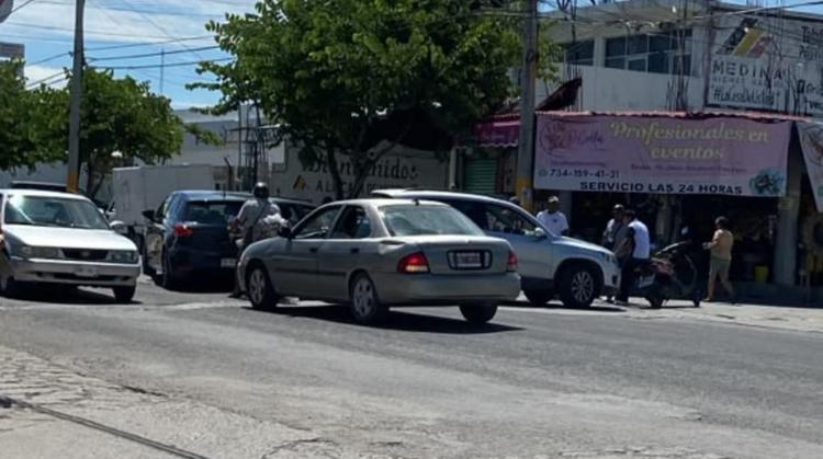 Pareja de turistas desata carambola en Jojutla al intentar dar una vuelta prohibida