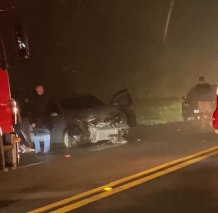 Acidente entre dois carros deixa quatro pessoas feridas na Rio-Santos, em Angra dos Reis