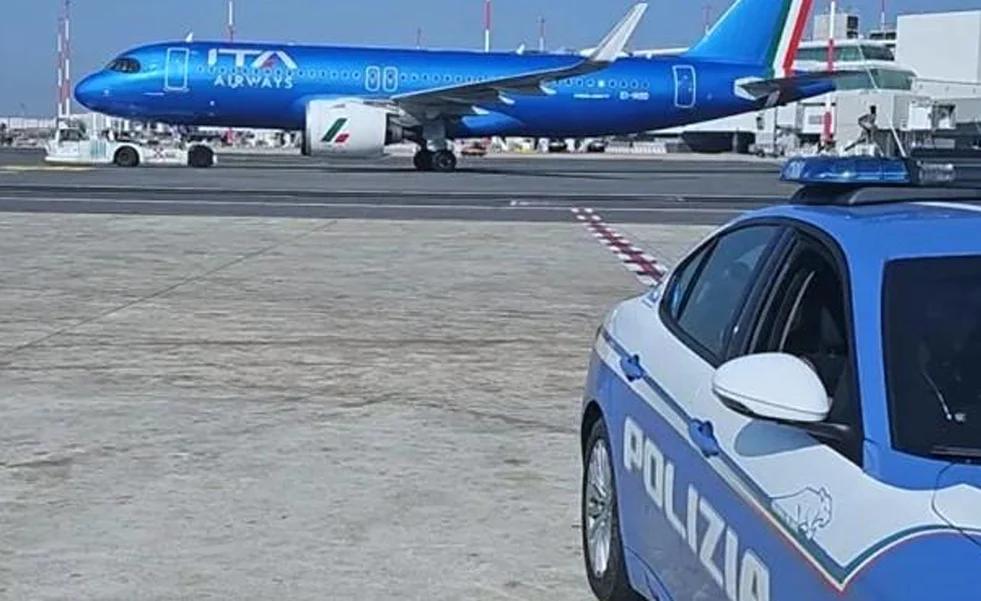 Controlli a Salerno, cittadino indiano segnalato in Schengen espulso dall’Italia