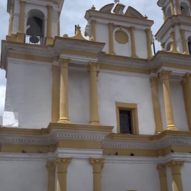 Sin el INAH, feligreses restauran iglesia en San Cristóbal
