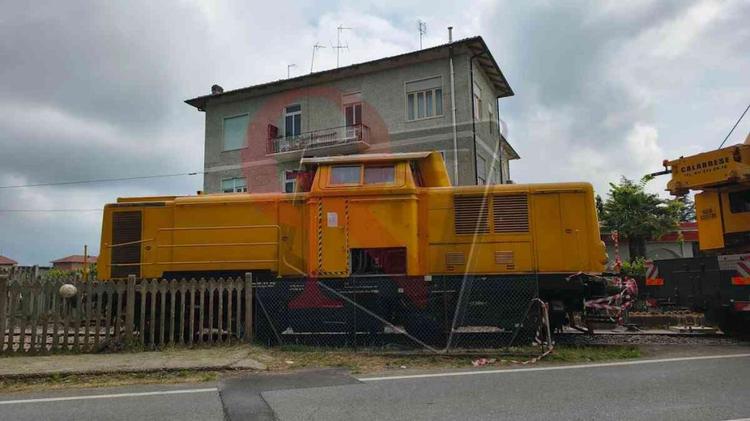 valperga motrice sulla ferrovia