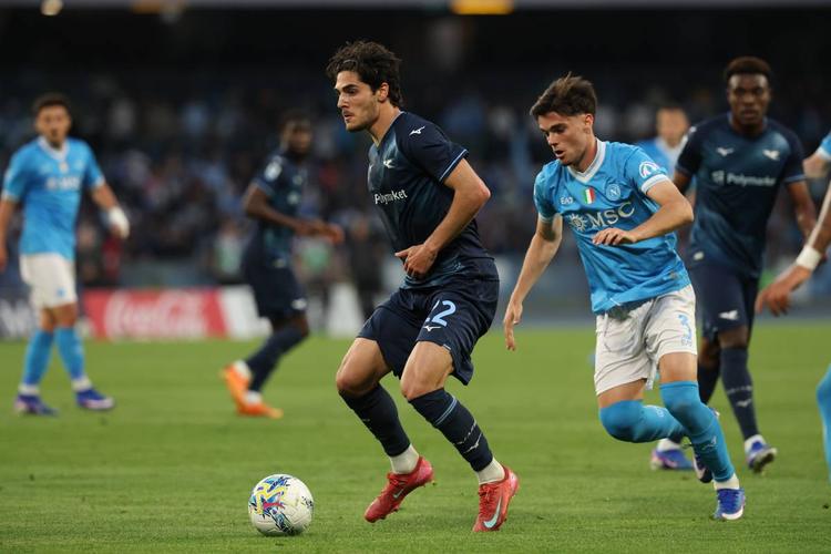 La Lazio sorprende il Napoli al Maradona: ora lo scudetto dell’Inter è più vicino