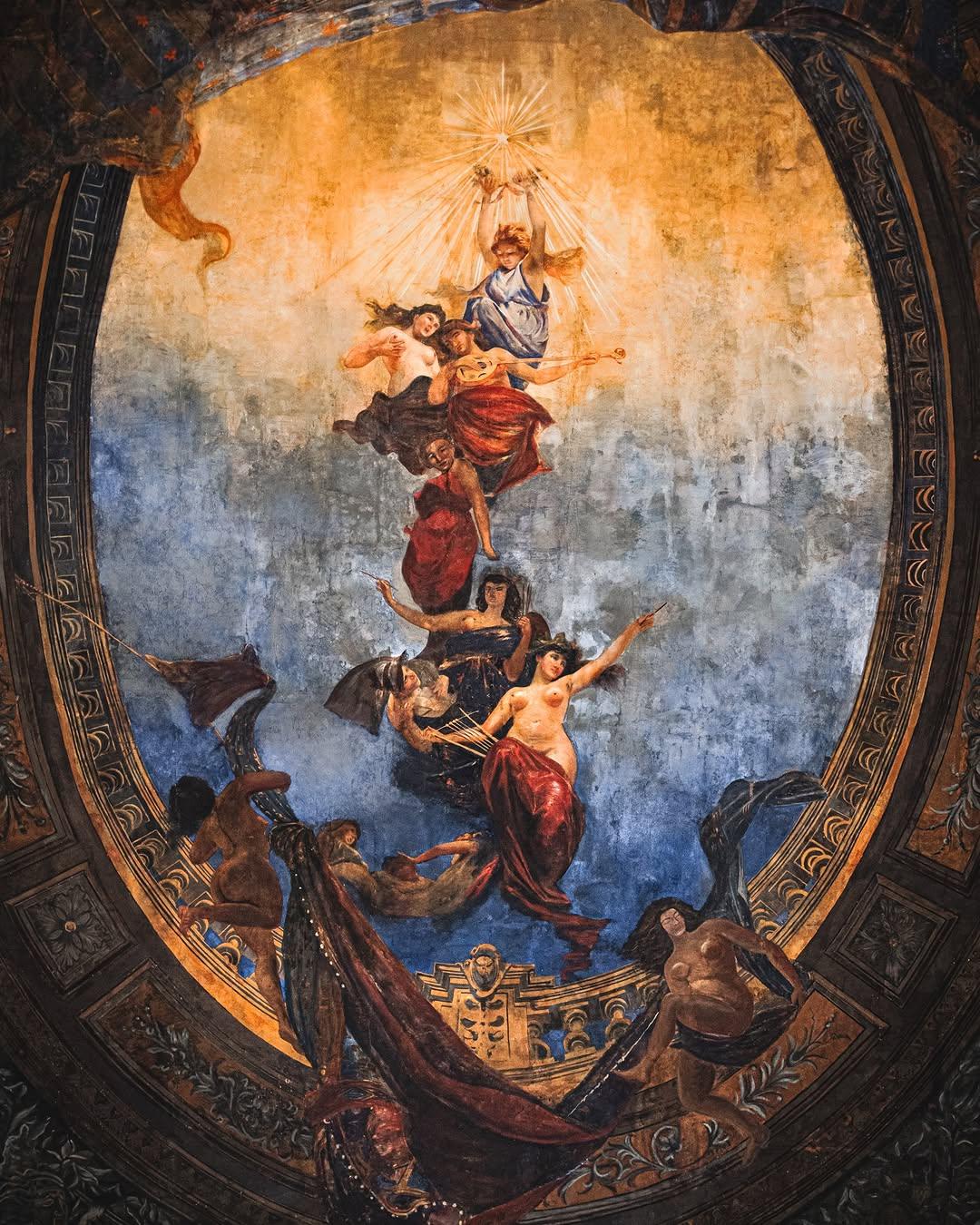 L' opera di Rosario Spagnolo impreziosisce il Teatro Cicero, aggiungendo valore a uno dei luoghi culturali della città ✨...