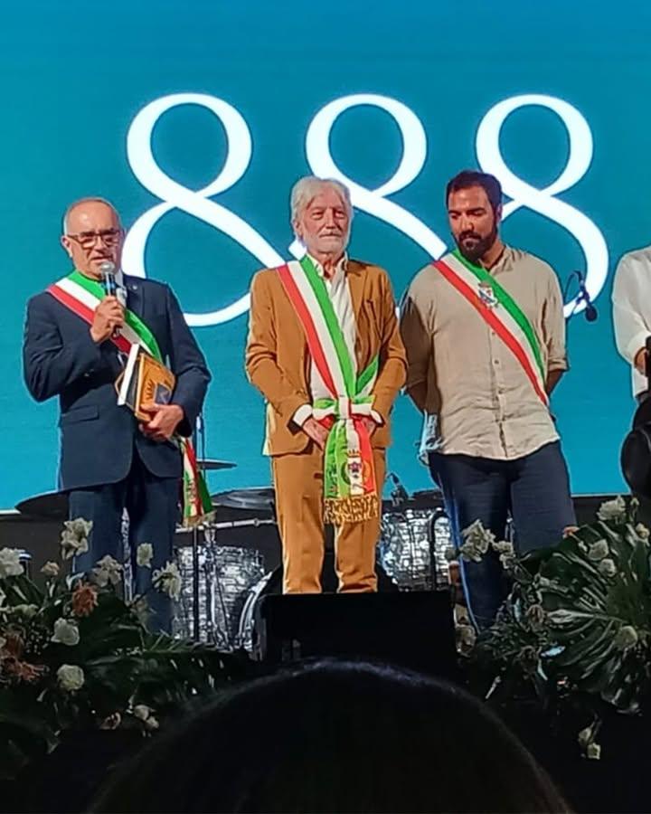 È stato inaugurato, sul piazzale del Santuario della Beata Vergine delle Grazie di Curtatone, il progetto “𝟴𝟴𝟴 – 𝗩𝗼𝗰𝗲 𝗠𝗮𝗱𝗿𝗲