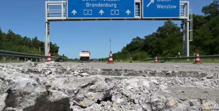 Recorde de calor na Alemanha faz estradas 'estourarem'