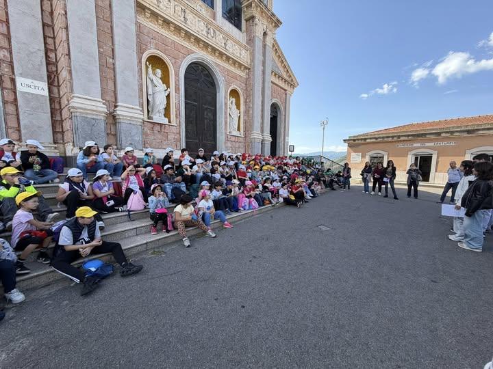 📚✨ Maggio dei Libri continua a regalarci emozioni! Oggi con il Progetto Turismo Letterario sono stati accolti con entus...