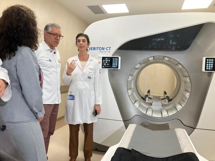 Padilha busca professores da Unicamp para criar programa no SUS para menopausa