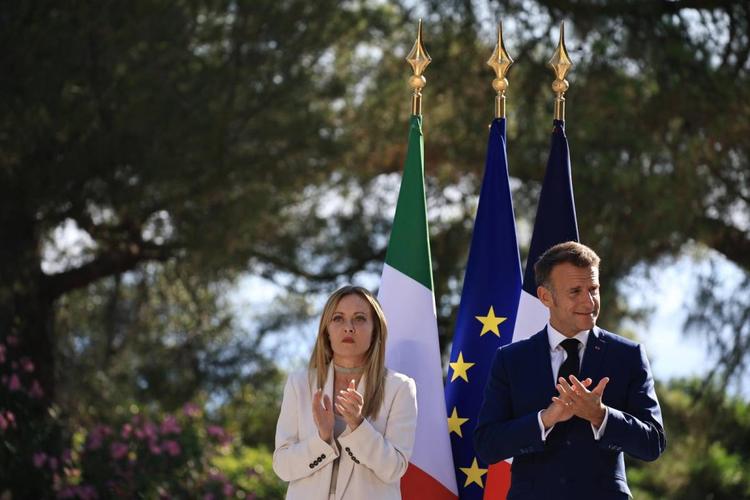 Vertice Italia-Francia, Macron: "Noi partner naturali". Meloni: "Siamo due grandi nazioni con interessi convergenti"