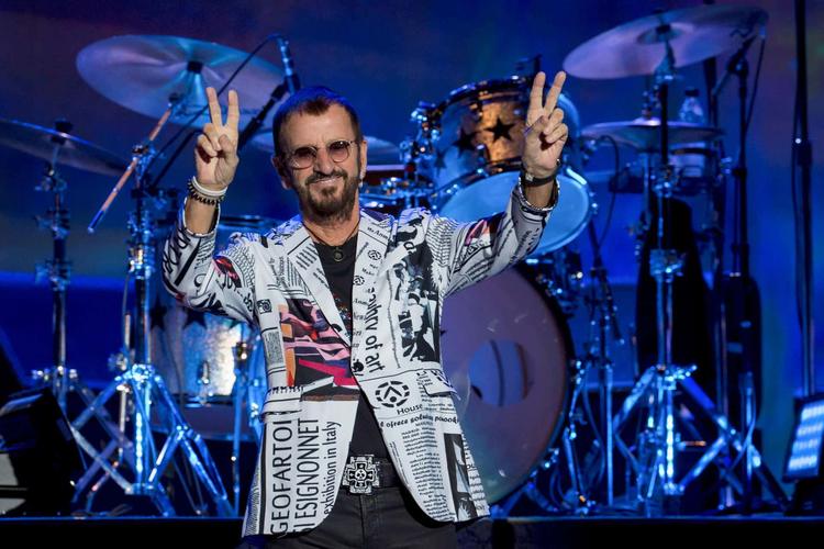 Ringo Starr se embarca en una nueva gira: «Sigo haciéndolo porque me encanta y porque puedo»