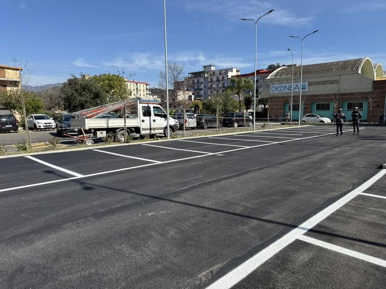 📌 𝐍𝐮𝐨𝐯𝐚 𝐚𝐫𝐞𝐚 𝐝𝐢 𝐩𝐚𝐫𝐜𝐡𝐞𝐠𝐠𝐢𝐨 𝐢𝐧 𝐯𝐢𝐚 𝐍𝐚𝐩𝐨𝐥𝐢. È stata aperta e consegnata alla città la nuo...