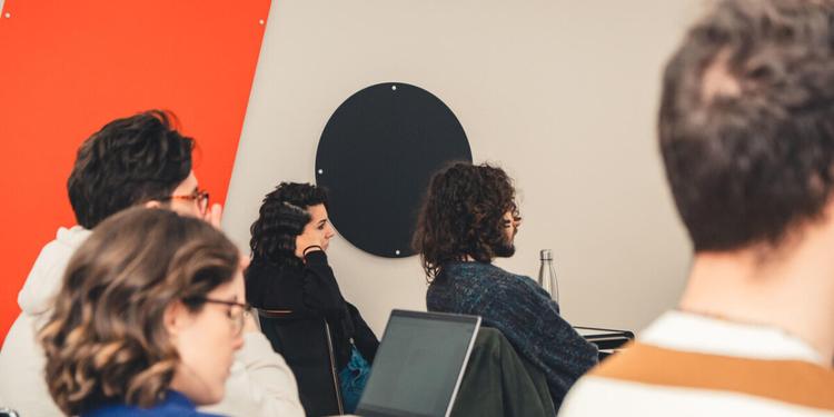 Unimore apre all’intelligenza artificiale per tesi ed esami: servirà l’autorizzazione dei docenti