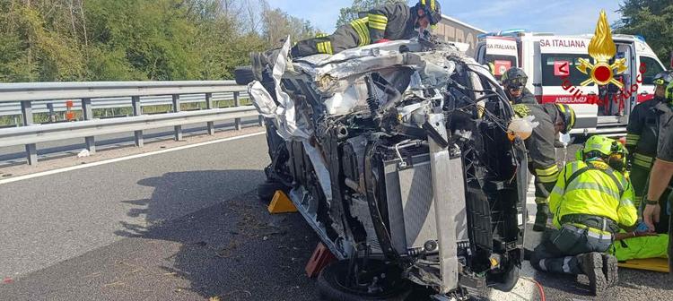 ASTI – Incidente sulla A21 Torino-Piacenza: violento scontro tra un furgone e un autoarticolato