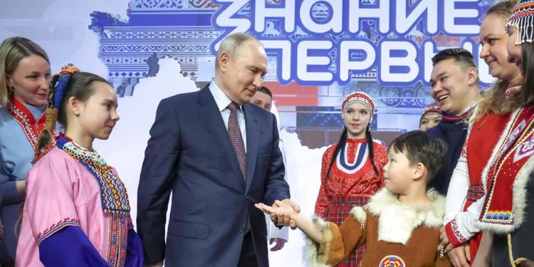 Il Cremlino ha rafforzato la sicurezza intorno a Putin, controlli anche sui cuochi