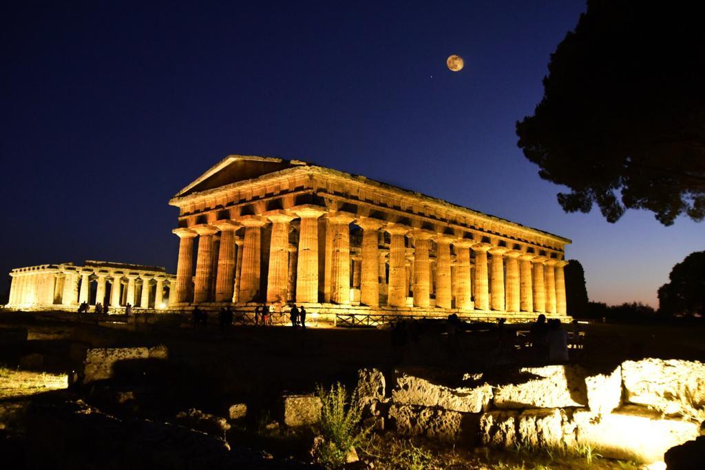 Paestum, stop temporaneo alle visite per il Tempio di Nettuno: interventi di tutela in corso