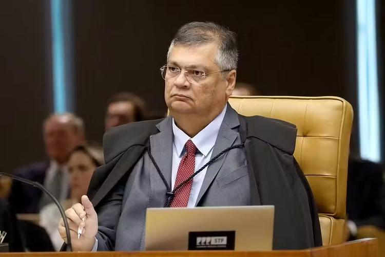 PF diz não haver elementos para afirmar que jornalista recebeu dinheiro por reportagens sobre Dino