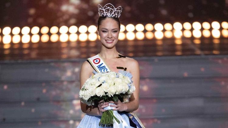 Hinaupoko Devèze (Miss France 2026) se confie sur son burn-out : "C’est le moment où tout s’éteint"