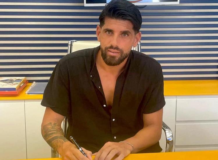 L’Agropoli prenota l’Eccellenza: salta il Portici, delfini ripescati, mercato in fermento