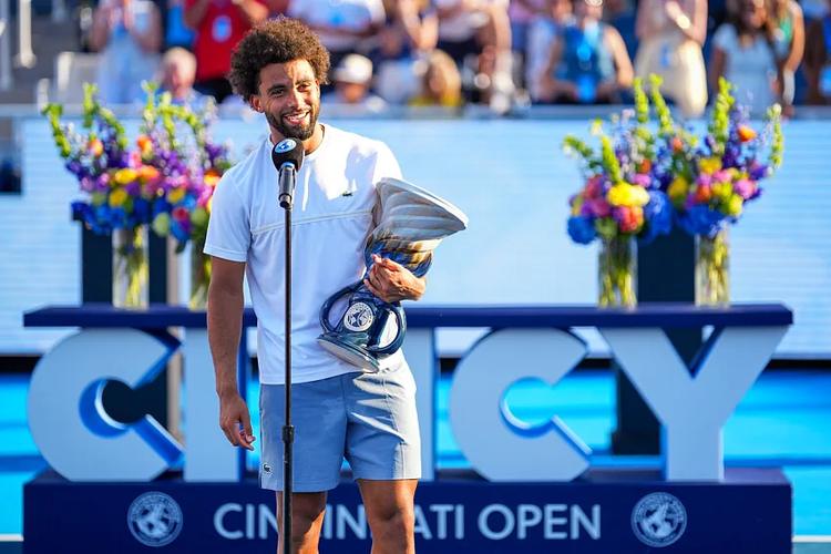 Arthur Fils décroche la couronne à Cincinnati, un immense coup de théâtre avant l’US Open