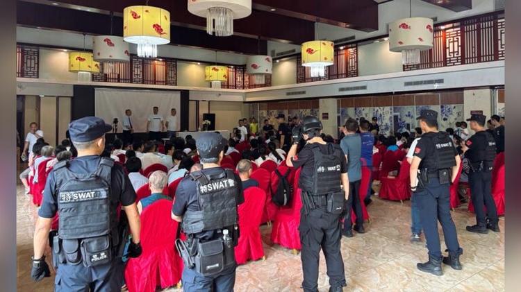 Polícia invade culto na China e detém líderes, fiéis e crianças de igreja doméstica