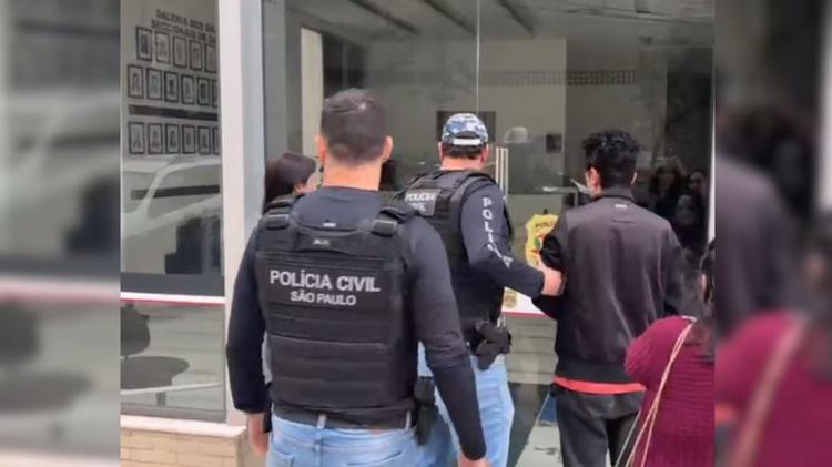 Professor é preso suspeito de atrair adolescentes pela internet, produzir imagens sexuais e vender conteúdo