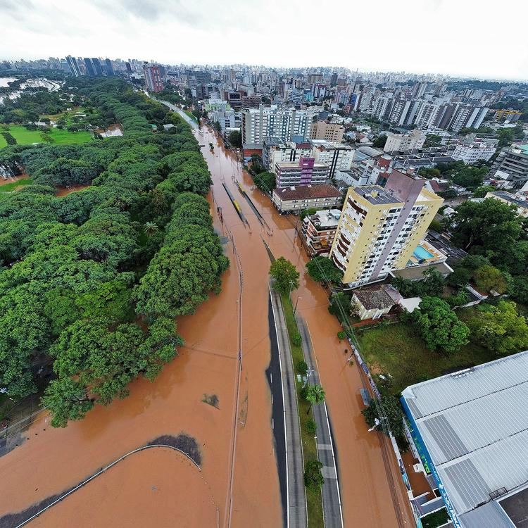 Estudo inédito da UFRJ aponta as principais 'fake news' sobre a tragédia da chuva no RS