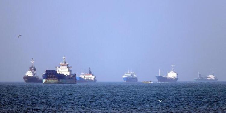 Medio Oriente, il colosso Maersk: "Una nostra nave ha attraversato Hormuz sotto scorta degli Usa". L'Iran nega