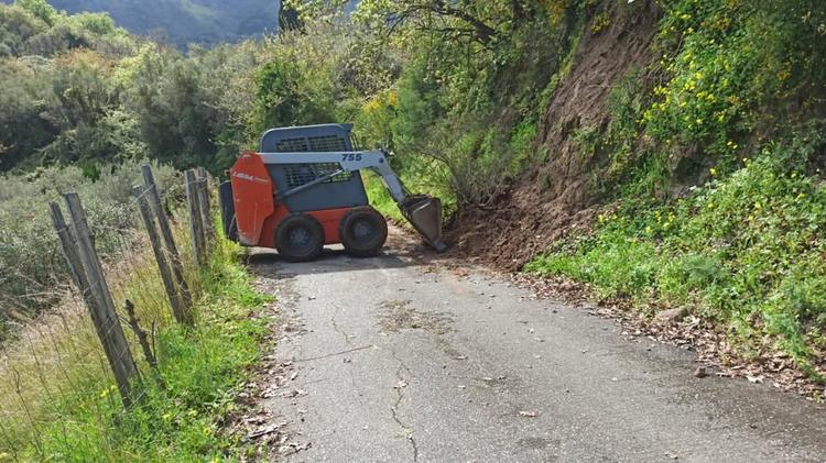 Anche in queste giornate di festività continuano senza sosta gli interventi necessari per l’eliminazione delle frane sul...