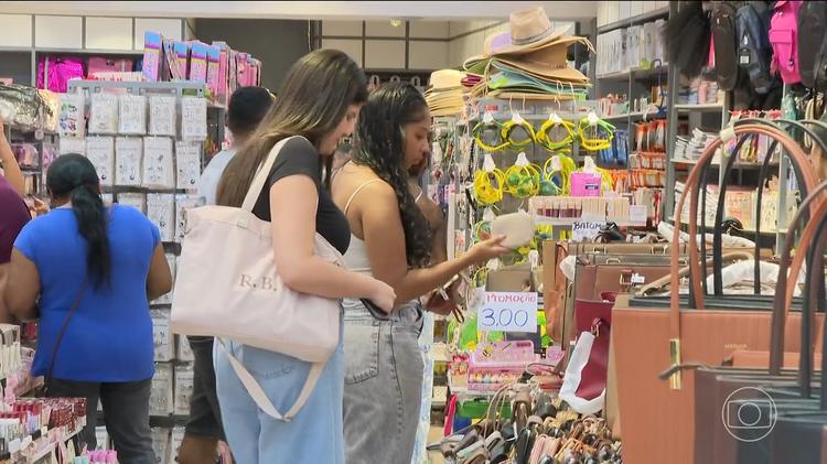 Dia das Mães: um em cada 10 brasileiros vai às compras na véspera da comemoração