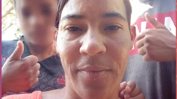 Filhos de mãe assassinada sequestram suspeito e são presos no velório