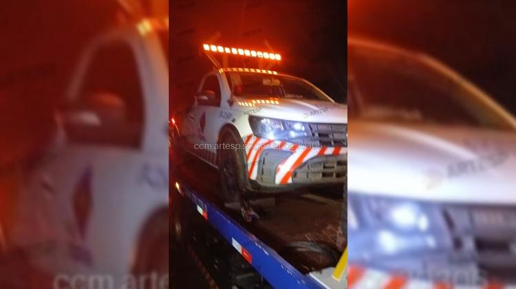 Carro de inspeção de tráfego é atingido na traseira por outro veículo em rodovia de Ourinhos