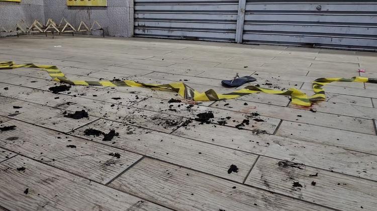 Homem em situação de rua tem corpo incendiado enquanto dormia em parada de ônibus no RS