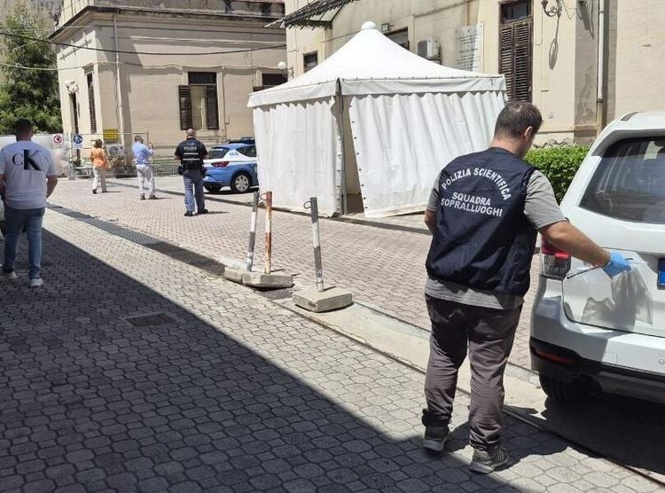 Palermo, medico colpito con un coltello negli uffici dell’Asp: ferite al naso e alla spalla