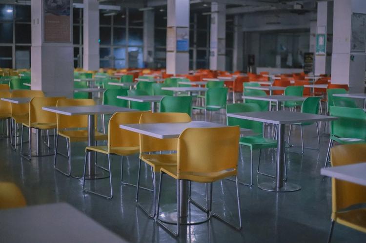 Taranto, mense scolastiche: Centrodestra “A ottobre servizio non ancora partito”