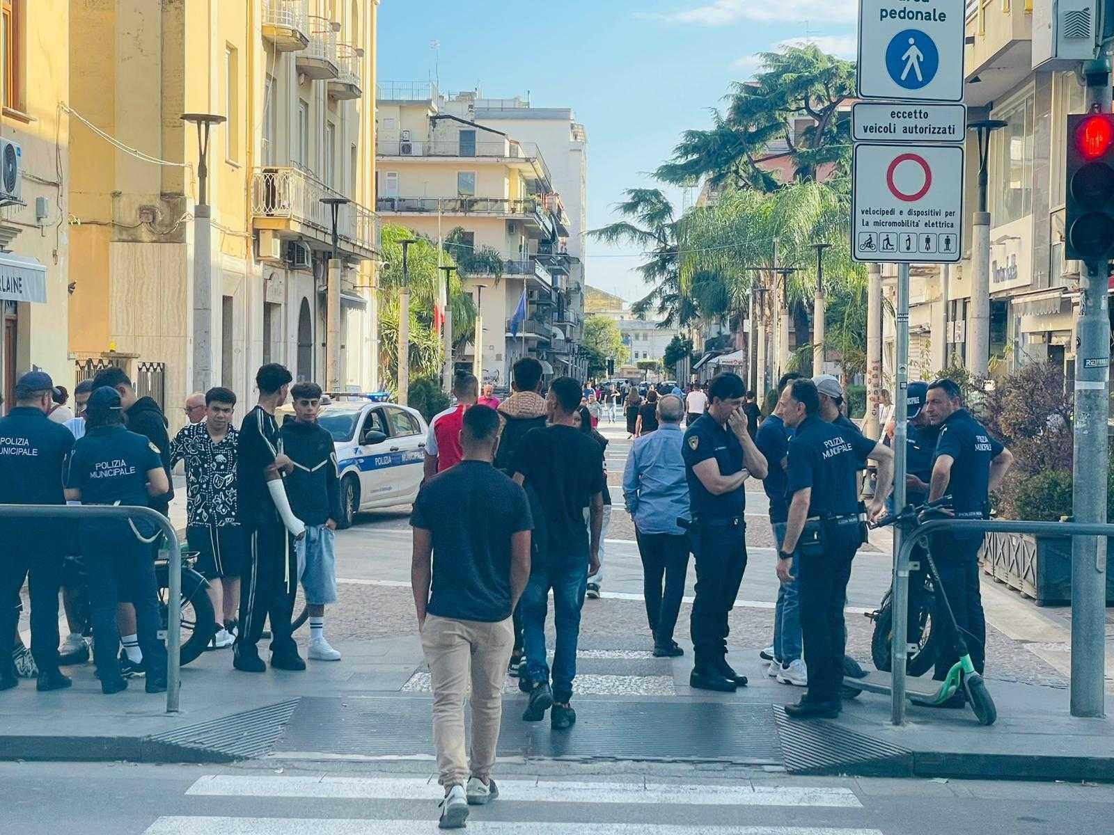 Battipaglia, controlli della Polizia Locale: raffica di verbali per bici e monopattini elettrici