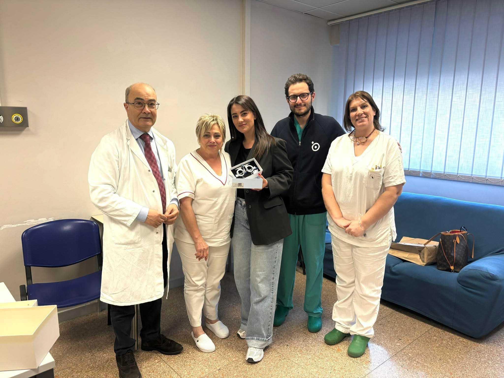 Oltre la malattia: Debora Gioia dona un macchinario medico all’ospedale di Eboli