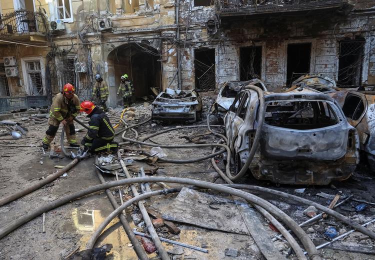 Ataques russos deixam 2 mortos e dezenas de feridos na Ucrânia, diz Zelensky