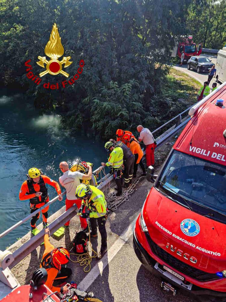 Villareggia auto nel canale