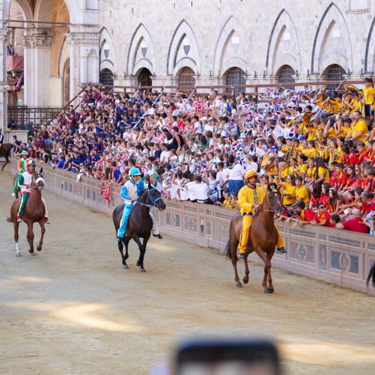 Il Palio di Siena rinviato per il maltempo