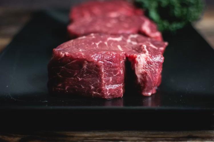 Brasil tem até setembro para provar que não usa antibiótico em animais e voltar a exportar para UE; entenda