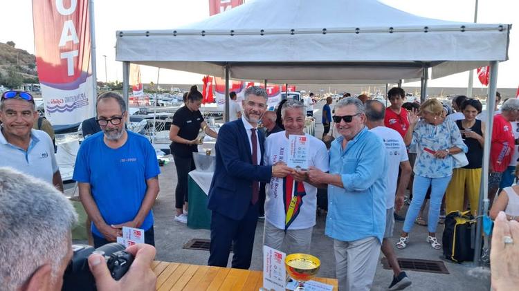 Premiazione dei vincitori della XIII REGATA VELICA DEI BORGHI PIÙ BELLI D’ITALIA nel mare di Cefalù